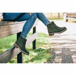 Ariat Ladies Leighton Waterproof Olive Green Boots 10042557 16 Ariat Ladies Leighton Waterproof Olive Green Boots 10042557 -Ariat Store F22 WMS ENGL Marin CountryCatalog LaCunha Shot 16 23413 RTL321