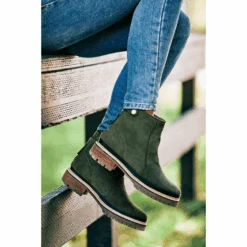 Ariat Ladies Leighton Waterproof Olive Green Boots 10042557 17 Ariat Ladies Leighton Waterproof Olive Green Boots 10042557 -Ariat Store F22 WMS ENGL Marin CountryCatalog LaCunha Shot 16 23417 RTL321