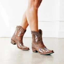 Lane Ladies Old Glory American Flag Burnt Caramel Booties LB0475B -Ariat Store lb0475b oldgloryzipbootie burntcaramel ls1 210322 800x 2b831591 2337 479e 884c 0d3ab783b957